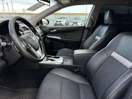 Toyota Camry 2013 года за 8 000 000 тг. в Атырау – фото 12