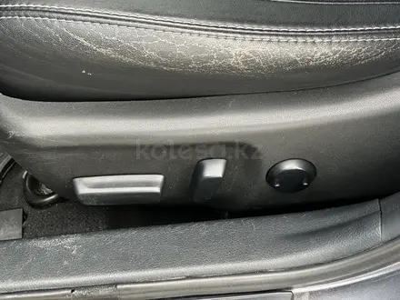 Toyota Camry 2013 года за 8 000 000 тг. в Атырау – фото 10