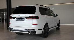 BMW X7 XDrive 40i 2026 года за 95 247 413 тг. в Экибастуз – фото 5