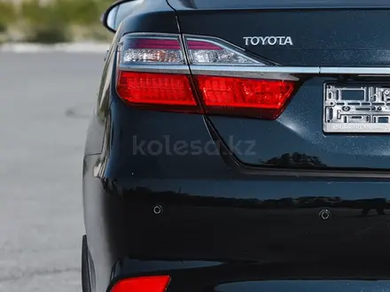 Toyota Camry 2015 года за 13 000 000 тг. в Костанай – фото 19