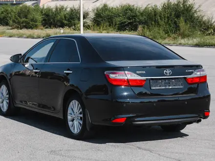 Toyota Camry 2015 года за 13 000 000 тг. в Костанай – фото 23