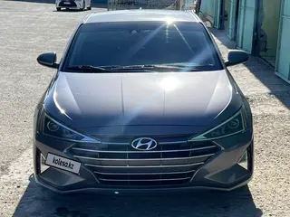 Hyundai Elantra, 2019