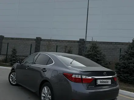 Lexus ES 300h 2014 года за 12 000 000 тг. в Алматы