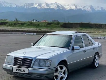 Mercedes-Benz E 220 1994 годаүшін2 000 000 тг. в Шу