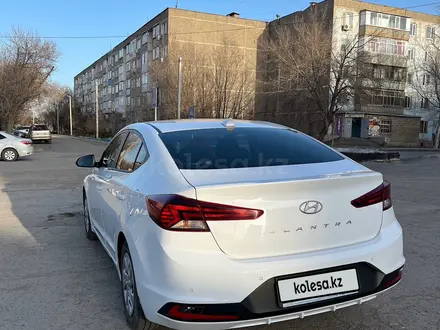 Hyundai Elantra 2020 года за 7 800 000 тг. в Караганда – фото 5