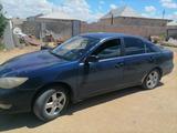 Toyota Camry 2003 годаүшін3 000 000 тг. в Атырау – фото 2