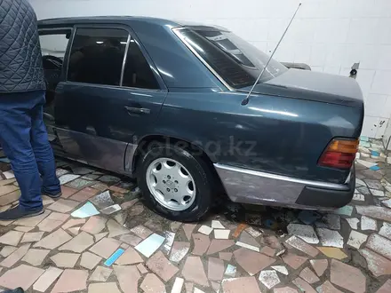 Mercedes-Benz E 230 1990 года за 1 450 000 тг. в Тараз – фото 5