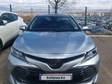 Toyota Camry 2018 года за 9 000 000 тг. в Атырау