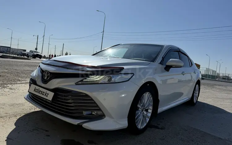 Toyota Camry 2018 года за 11 900 000 тг. в Атырау