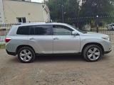 Toyota Highlander 2013 года за 13 000 000 тг. в Уральск – фото 2
