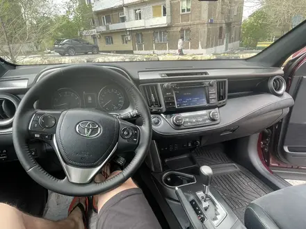 Toyota RAV4 2018 года за 13 850 000 тг. в Караганда – фото 8