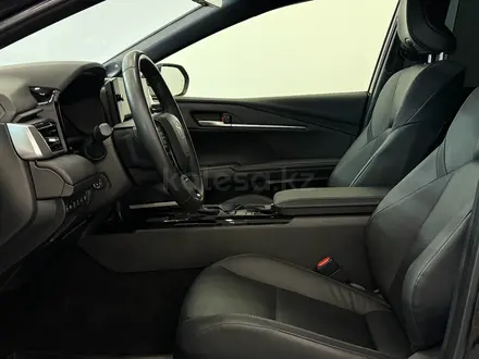 Toyota Camry Luxe 2024 года за 21 190 000 тг. в Астана – фото 12