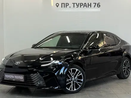 Toyota Camry Luxe 2024 года за 21 190 000 тг. в Астана