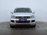 Volkswagen Touareg 2012 года за 7 490 000 тг. в Астана – фото 2