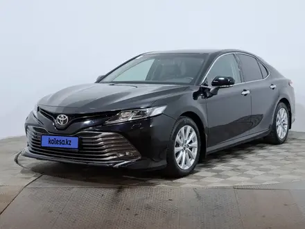 Toyota Camry 2019 года за 12 450 000 тг. в Астана