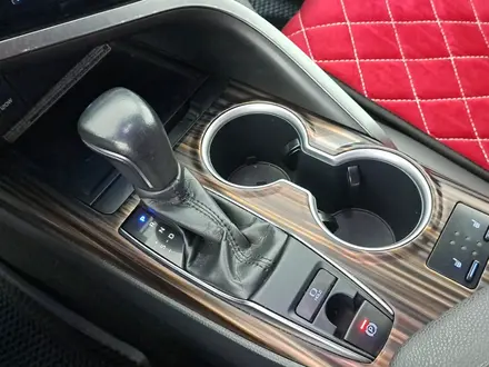 Toyota Camry 2019 года за 12 450 000 тг. в Астана – фото 21