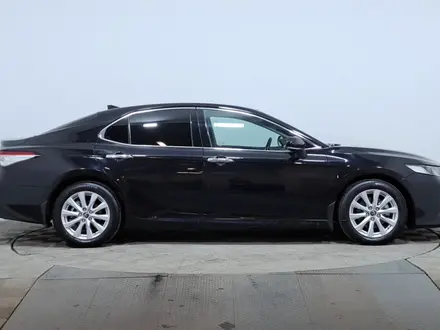Toyota Camry 2019 года за 12 450 000 тг. в Астана – фото 4
