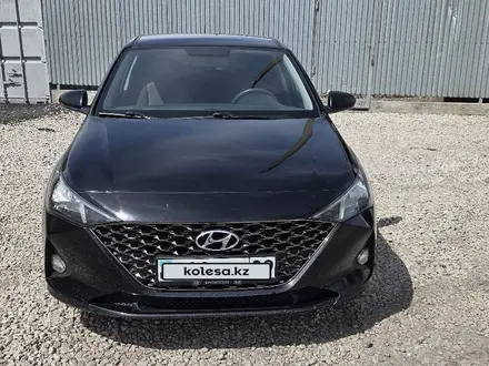 Hyundai Accent 2020 года за 6 950 000 тг. в Караганда – фото 2