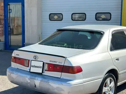 Toyota Camry 2000 года за 2 950 000 тг. в Алматы – фото 4