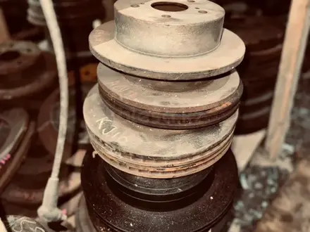 Тормозные диски Toyota Lexus Nissan Mitsubishi за 10 000 тг. в Астана
