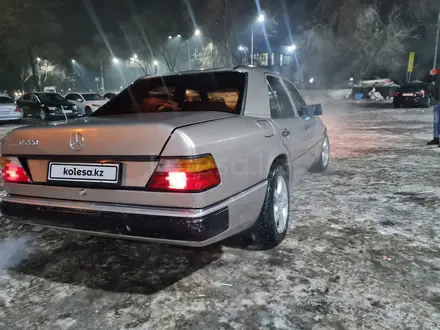 Mercedes-Benz E 200 1990 года за 1 600 000 тг. в Алматы – фото 5