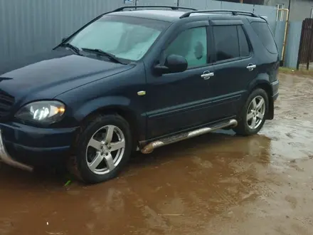 Mercedes-Benz ML 320 2000 года за 3 900 000 тг. в Уральск