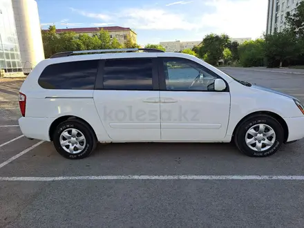 Kia Carnival 2009 года за 6 700 000 тг. в Актобе – фото 3