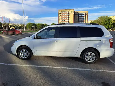 Kia Carnival 2009 года за 6 700 000 тг. в Актобе – фото 4