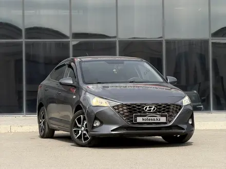 Hyundai Accent 2021 года за 7 300 000 тг. в Караганда – фото 2