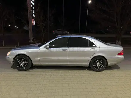 Mercedes-Benz S 500 2002 года за 4 500 000 тг. в Атырау – фото 2