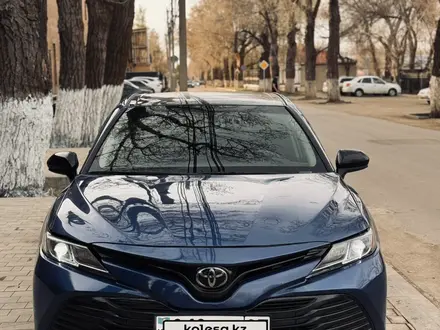 Toyota Camry 2019 года за 10 000 000 тг. в Уральск