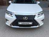 Lexus ES 200 2015 годаүшін15 500 000 тг. в Алматы