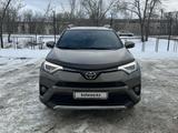 Toyota RAV4 2018 года за 12 999 000 тг. в Уральск – фото 2