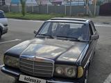 Mercedes-Benz E 230 1979 года за 1 500 000 тг. в Костанай – фото 2