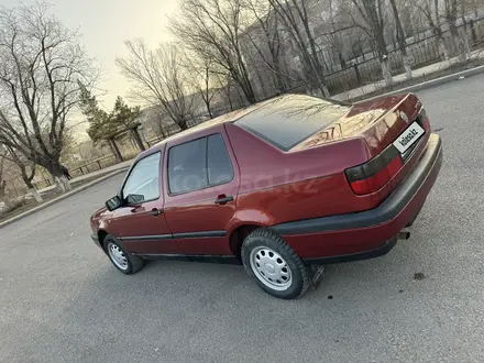 Volkswagen Vento 1997 года за 1 700 000 тг. в Караганда – фото 11