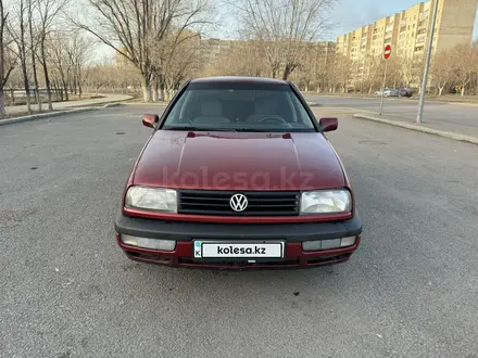 Volkswagen Vento 1997 года за 1 700 000 тг. в Караганда – фото 2
