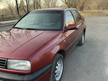 Volkswagen Vento 1997 года за 1 700 000 тг. в Караганда – фото 6