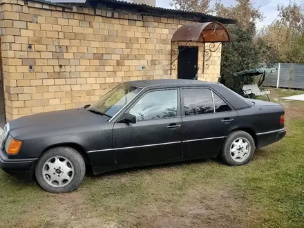 Mercedes-Benz E 230 1991 года за 1 450 000 тг. в Караганда – фото 14