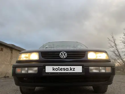 Volkswagen Passat 1994 года за 2 595 000 тг. в Караганда – фото 8