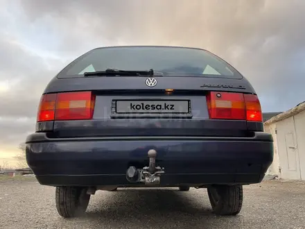 Volkswagen Passat 1994 года за 2 595 000 тг. в Караганда – фото 9