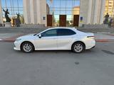 Toyota Camry 2018 года за 12 500 000 тг. в Петропавловск – фото 2