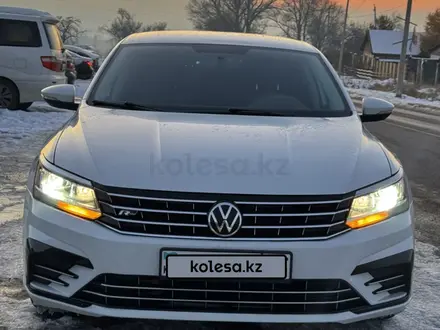 Volkswagen Passat 2019 года за 9 500 000 тг. в Алматы – фото 2