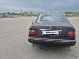 Mercedes-Benz E 200 1993 года за 2 000 000 тг. в Приозерск – фото 4