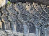 Грязевую резину 33 12.5 R15. Б/у состояние отличное с дисками за 250 000 тг. в Атырау – фото 2