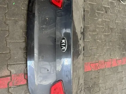 Крышка багажника Kia k5 за 150 000 тг. в Алматы