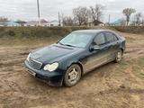 Mercedes-Benz C 200 2002 года за 3 200 000 тг. в Актобе – фото 4