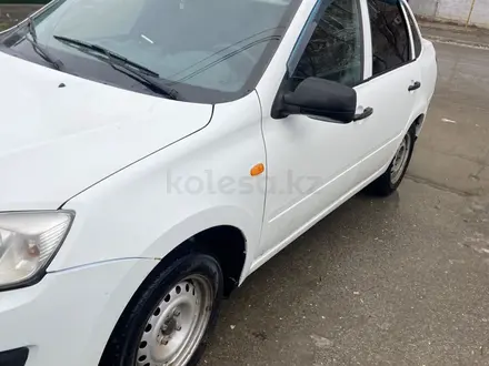 ВАЗ (Lada) Granta 2190 2014 года за 2 500 000 тг. в Атырау – фото 3