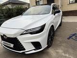 Lexus RX 350h 2023 годаүшін34 000 000 тг. в Алматы – фото 3