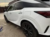 Lexus RX 350h 2023 годаүшін34 000 000 тг. в Алматы – фото 5