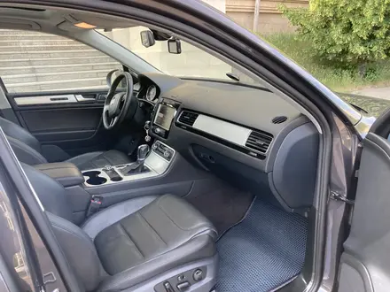 Volkswagen Touareg 2012 года за 12 500 000 тг. в Астана – фото 10